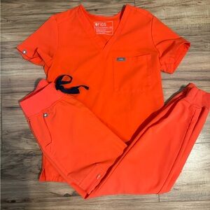 Figs Fiery Coral Scrub Set XXS XS